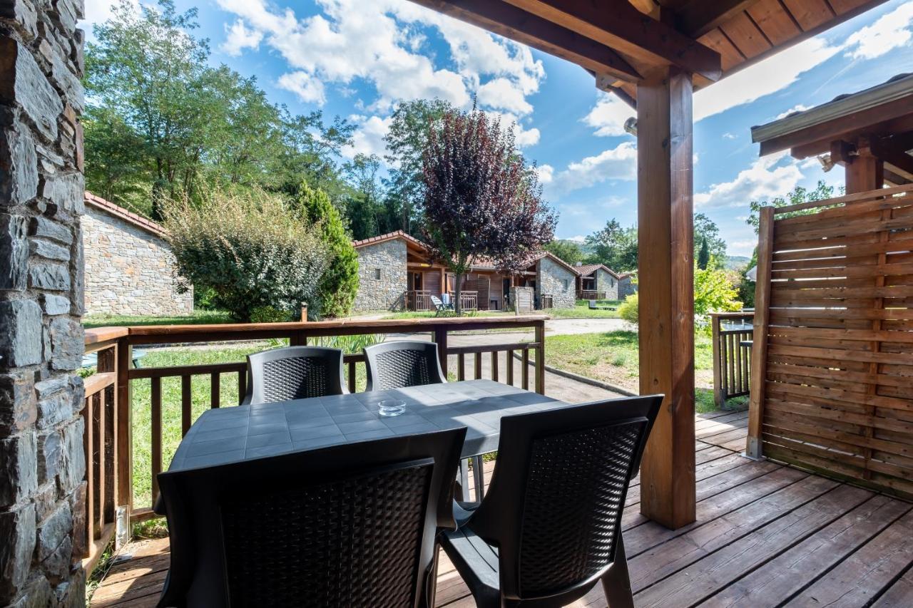 Le Hameau Du Comte De Foix - 11 Chalets En Ariege Mercus-Garrabet Extérieur photo